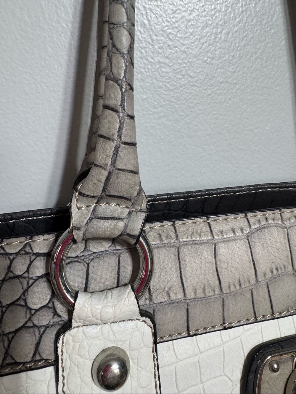 Vintage Guess Jacey Classic Croc-Texture Y2K Shoulder Bag 2000s - Picture 11 of 13